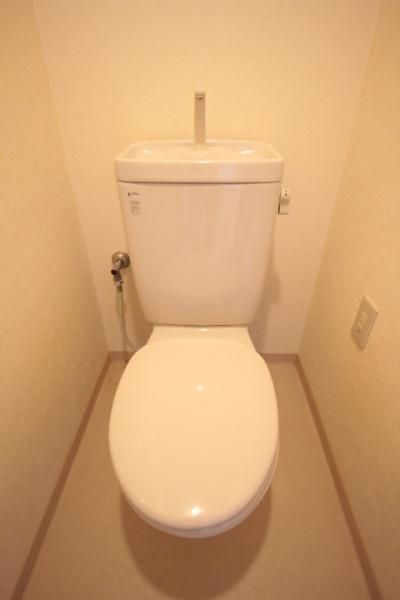 【トイレ】　清潔感のあるトイレです！