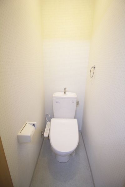 【トイレ】　温水洗浄便座付です！参考画像